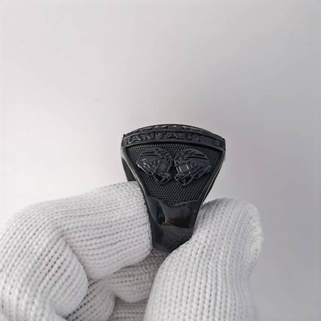 2025 "Black Shadow" Fantasy Champion Ring – Crimson Halo & Gold Edition